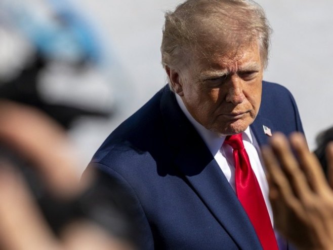 Трамп: Разговарамо с Ираном, нећемо напасти прије међуизбора у новембру Трамп: Разговарамо с Ираном, нећемо напасти прије међуизбора у новембру