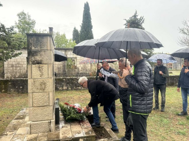 Сјећање на шест хероја Требињске шуме: Служен парастос борцима ВРС у селу Хум
