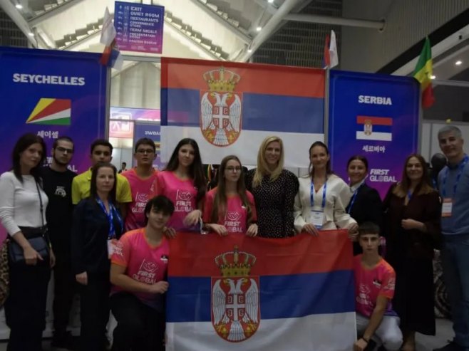 Средњошколцима из Србије сребро на Свјетској олимпијади у роботици