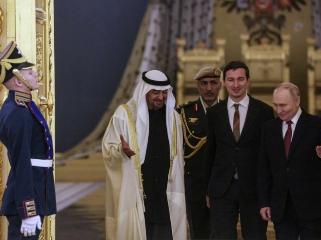 Путин разговарао са предсjедником УАЕ: Међу темама био и споразум са САД о дизелу