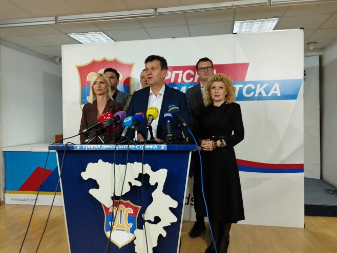 Блануша: Нисам понудио оставку, одлука о Петровићу остаје на снази