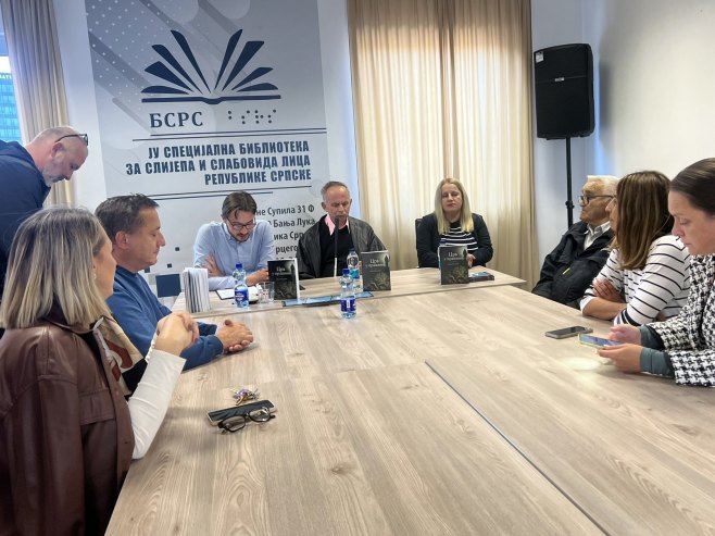 Промовисана звучна књига "Црв у прашини" Срете Вучковића поводом Дана бијелог штапа (ВИДЕО)