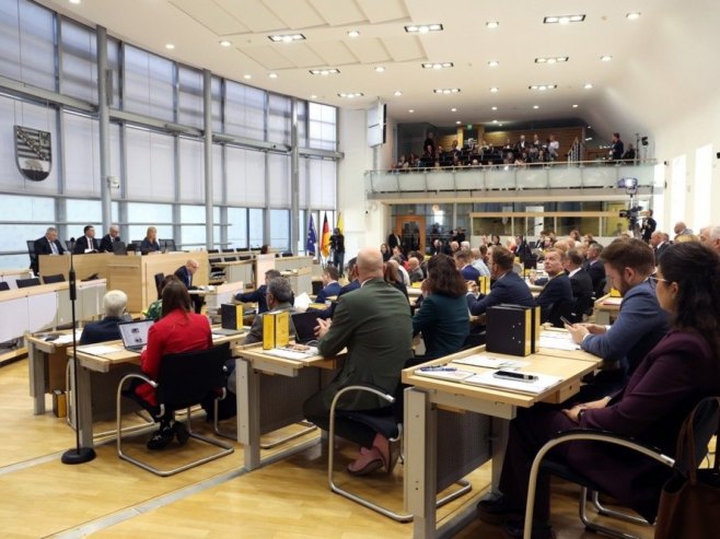 Парламент њемачке покрајине усвојио резолуцију којом се тражи укидање санкција Русији