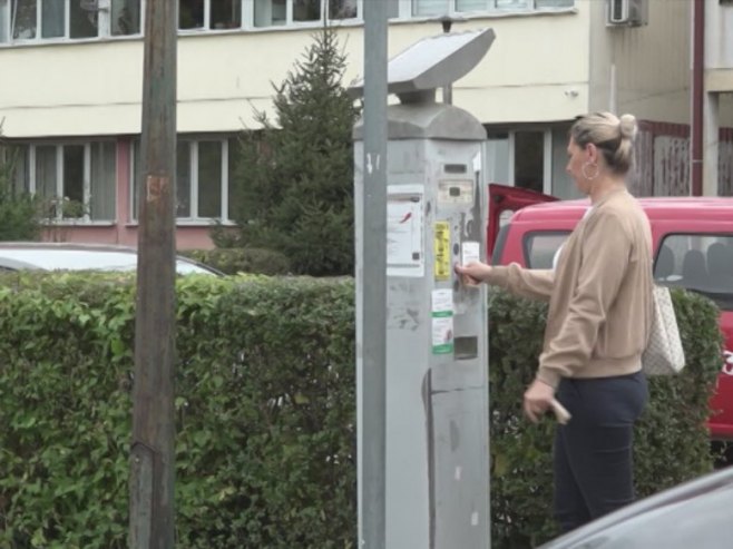 У Приједору од 1. новембра скупље цијене дневних паркинг мјеста (ВИДЕО)