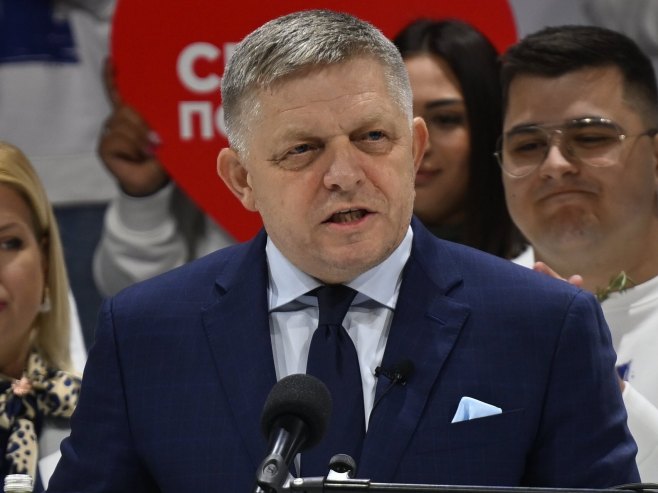 Фицо: Подржавам Вучића јер не да да Србијом управља неко из свијета