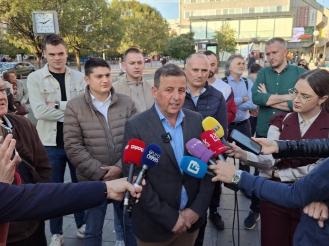 Вукановић: Срамна одлука о забрани скупа на Тргу Крајине; Гдје је студент Станивуковић?