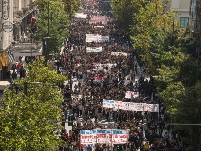 Експлозија током протеста у Атини: Подметнута замка за полицију, има повријеђених (ВИДЕО)