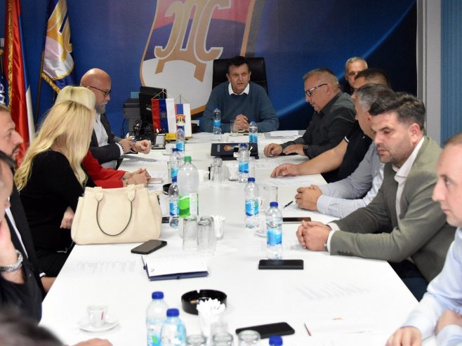 Дио чланова Предсједништва СДС напустио сједницу