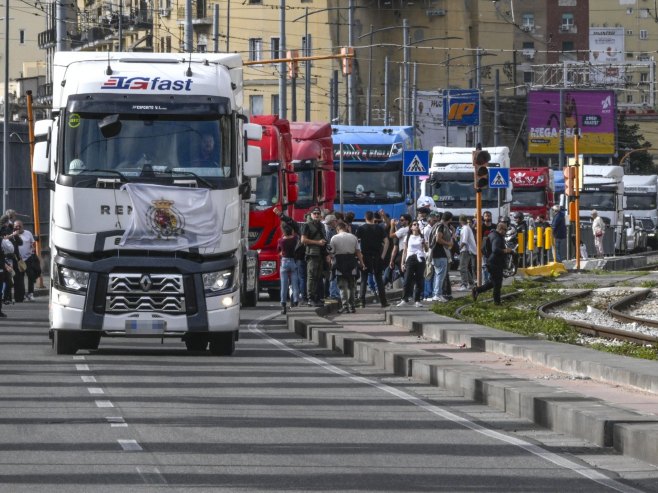 Италија: Наставља се протест камионџија на југу, уклоњене блокаде на путевима