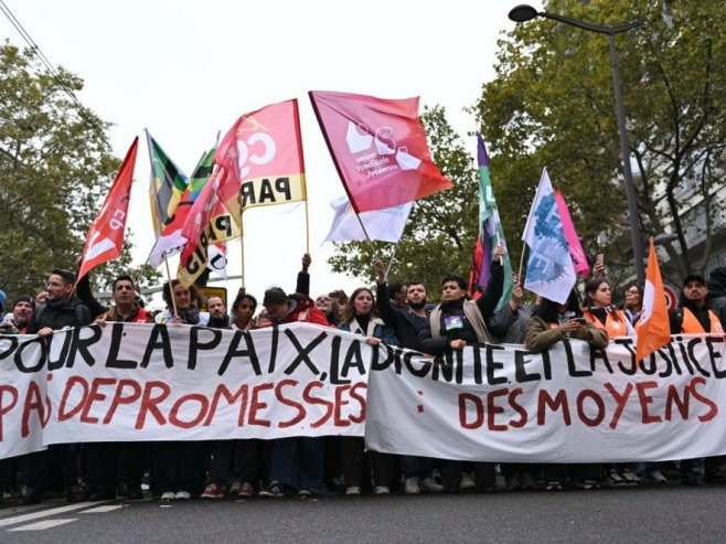 Протести у Паризу, до 13 часова 135 хапшења широм Француске