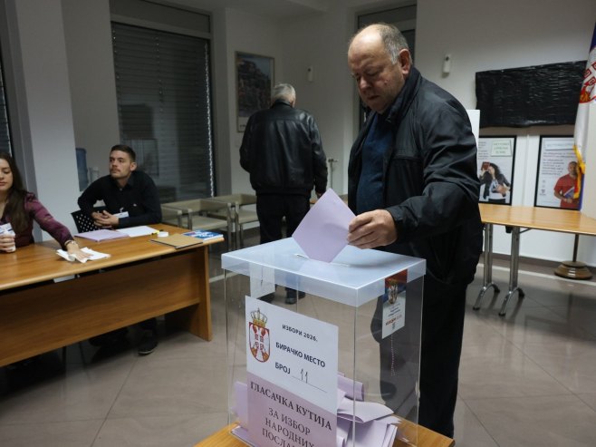 У Бањалуци на вријеме отворена сва три бирачка мјеста