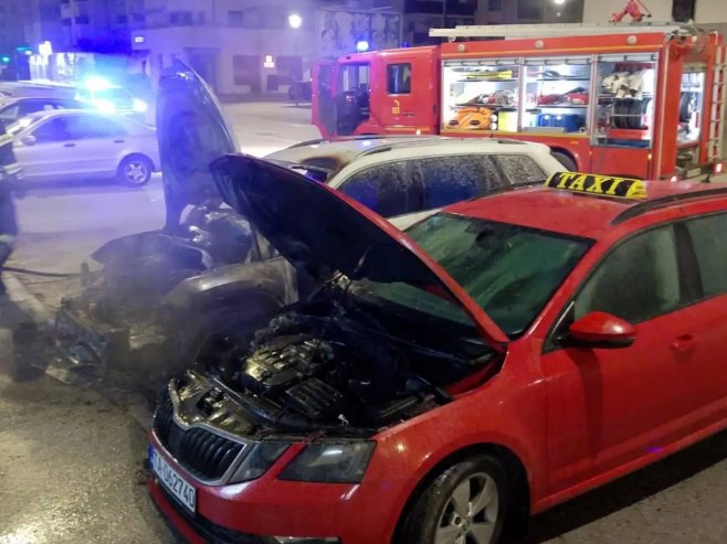 Два аутомобила изгорјела на Палама (ФОТО)