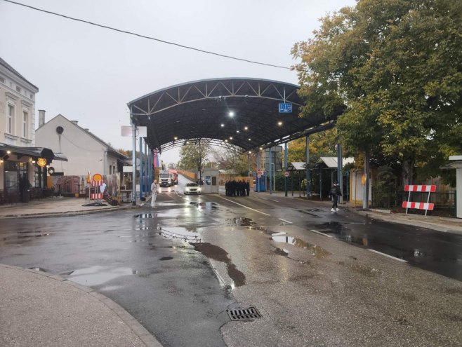Отворен стари гранични прелаз у Градишци; Два прелаза важна и за грађане и за привреду (ВИДЕО)