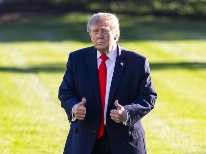 Трамп: Глупи људи инсистирају на антируским санкцијама - Москва се смије ограничењима