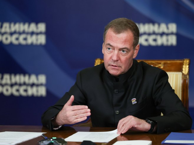 Дмитри Медведев (Фото: EPA/EKATERINA SHTUKINA/SPUTNIK) Дмитри Медведев (Фото: EPA/EKATERINA SHTUKINA/SPUTNIK) -