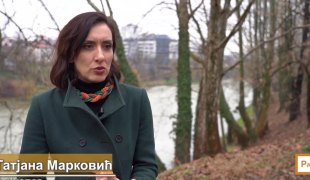 Документарна серија